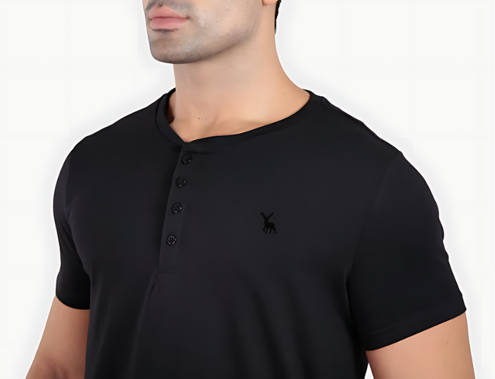 alt T-Shirt Henley Preto